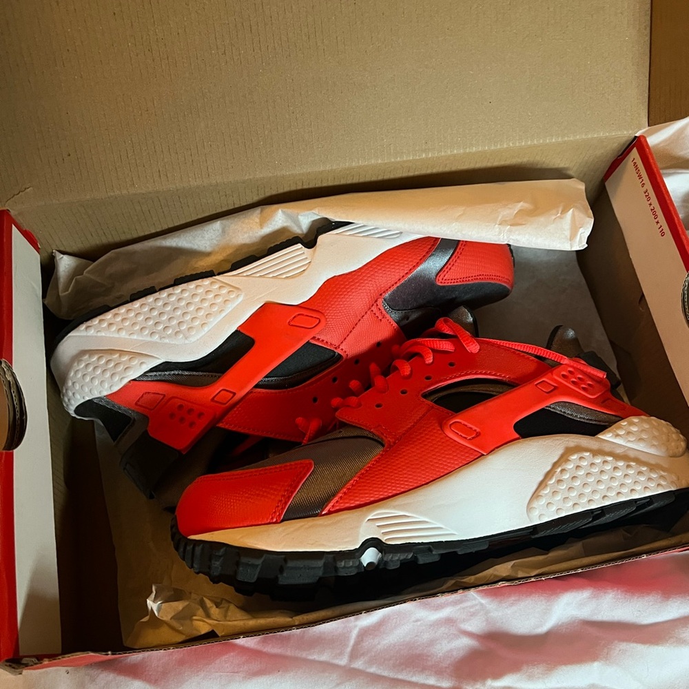Nike Max Orange and Cool Grey Sneakers (Wmns Air Huaracha Run)